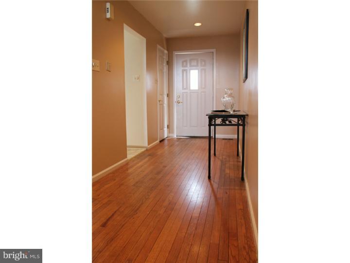 3501 Orchard View Road Reading, PA 19606 - Photo 6 of 14 Foyer