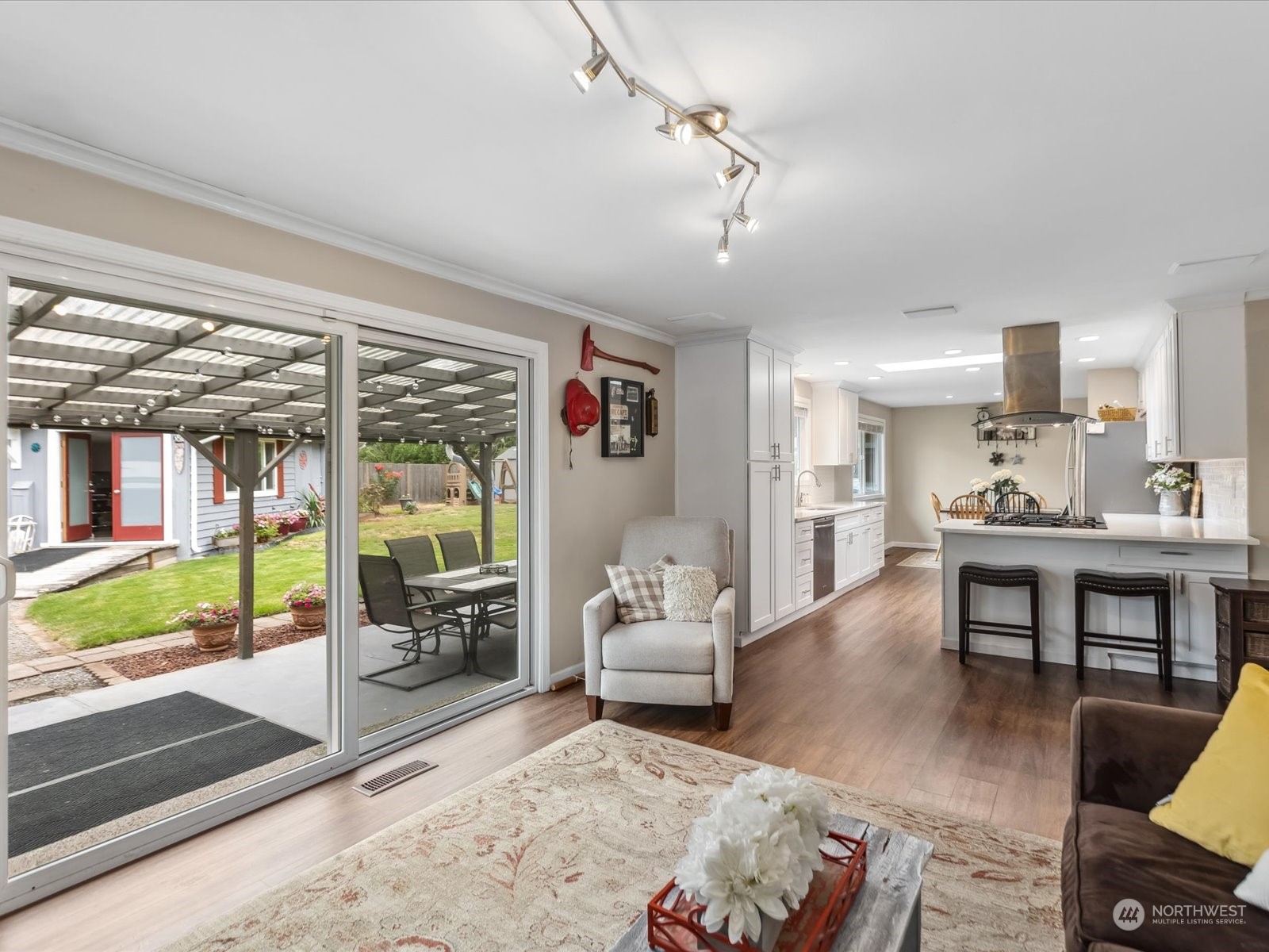 4715 156th Street Southwest Edmonds, WA 98026 - Photo 11 of 31 Gallery Image 11