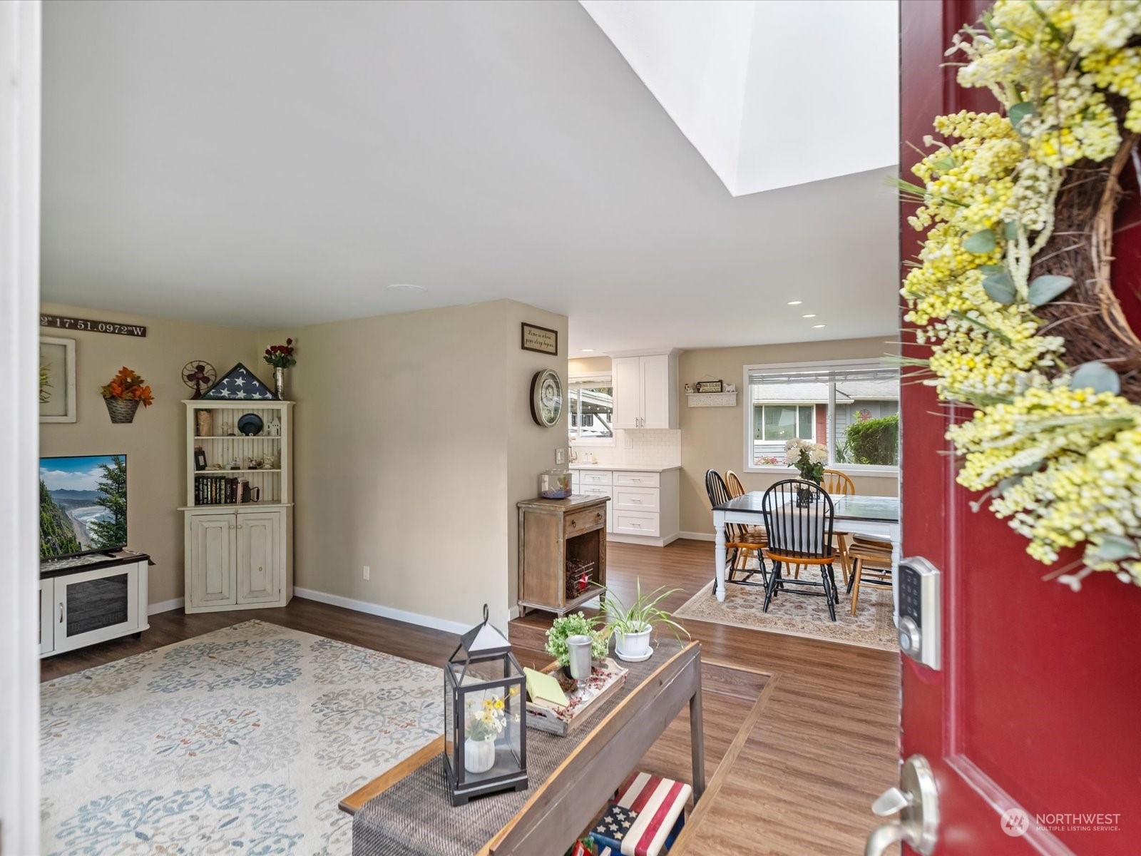 4715 156th Street Southwest Edmonds, WA 98026 - Photo 3 of 31 Gallery Image 3