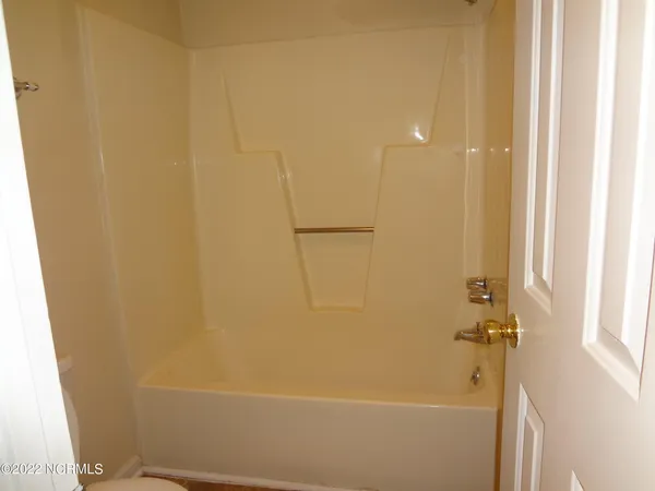 $1,200 | 135 West Victoria Court, Unit B, Greenville, NC 27834