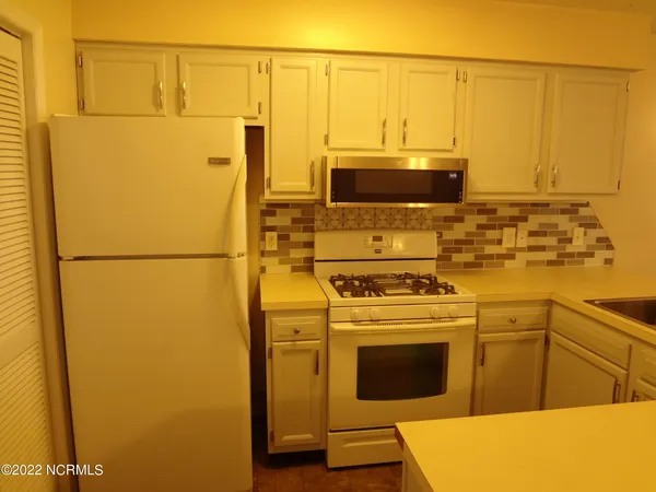 $1,200 | 135 West Victoria Court, Unit B, Greenville, NC 27834