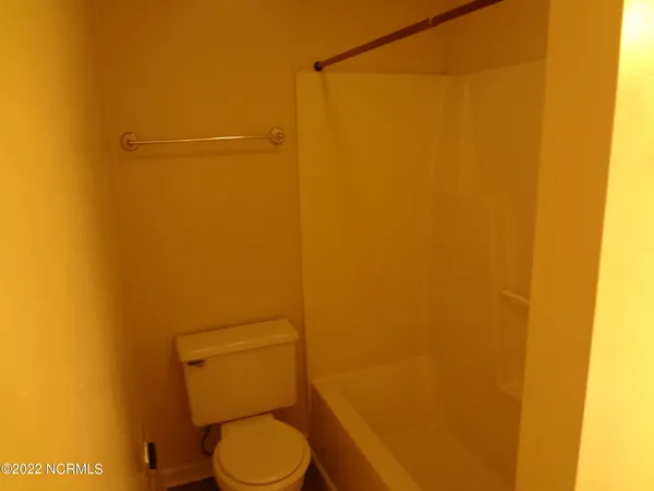 $1,200 | 135 West Victoria Court, Unit B, Greenville, NC 27834