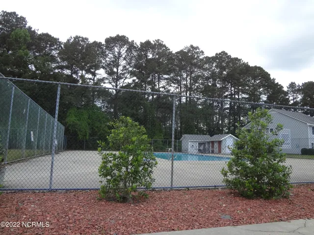 $1,200 | 135 West Victoria Court, Unit B, Greenville, NC 27834