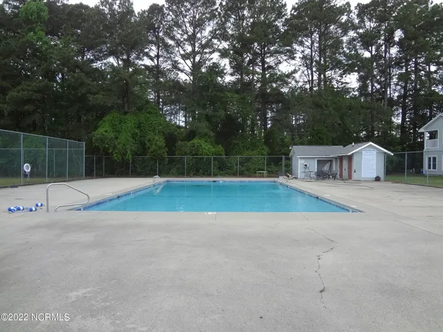 $1,200 | 135 West Victoria Court, Unit B, Greenville, NC 27834