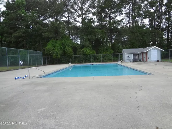 $1,200 | 135 West Victoria Court, Unit B, Greenville, NC 27834