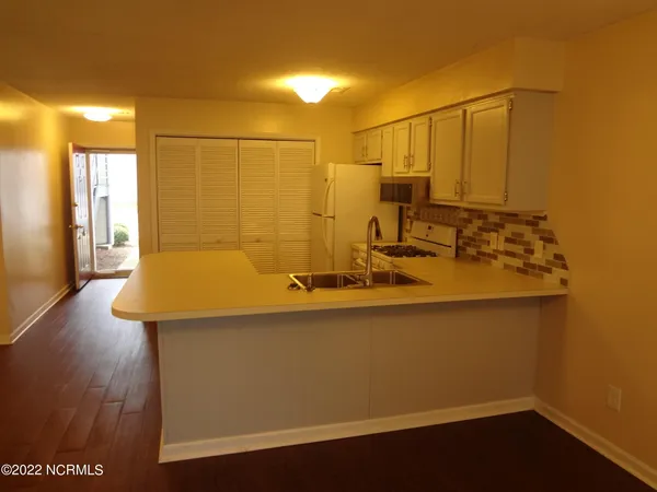 $1,200 | 135 West Victoria Court, Unit B, Greenville, NC 27834