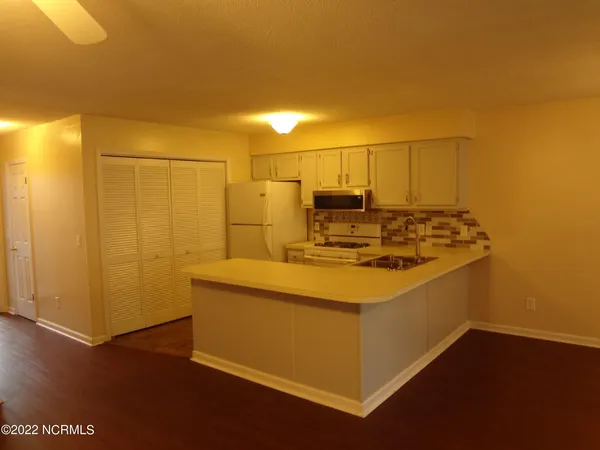 $1,200 | 135 West Victoria Court, Unit B, Greenville, NC 27834