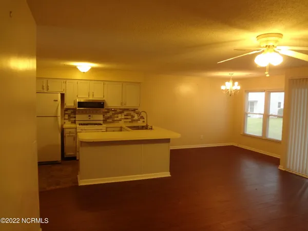 $1,200 | 135 West Victoria Court, Unit B, Greenville, NC 27834