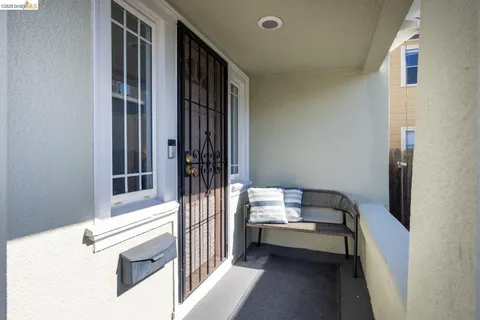 $449,000 | 1082 16th Street, Oakland, CA 94607