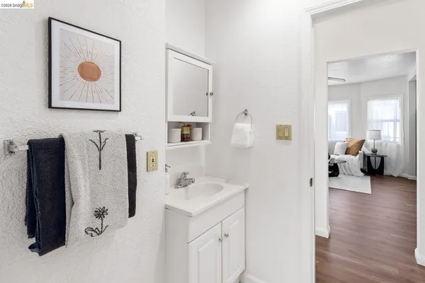 $449,000 | 1082 16th Street, Oakland, CA 94607