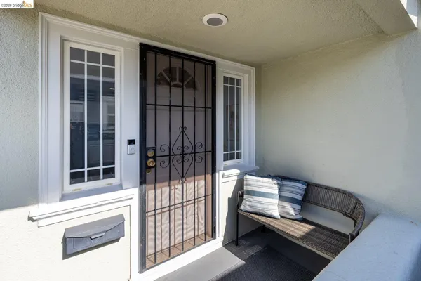 $449,000 | 1082 16th Street, Oakland, CA 94607