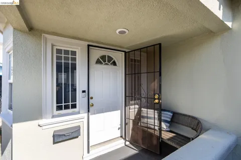 $449,000 | 1082 16th Street, Oakland, CA 94607