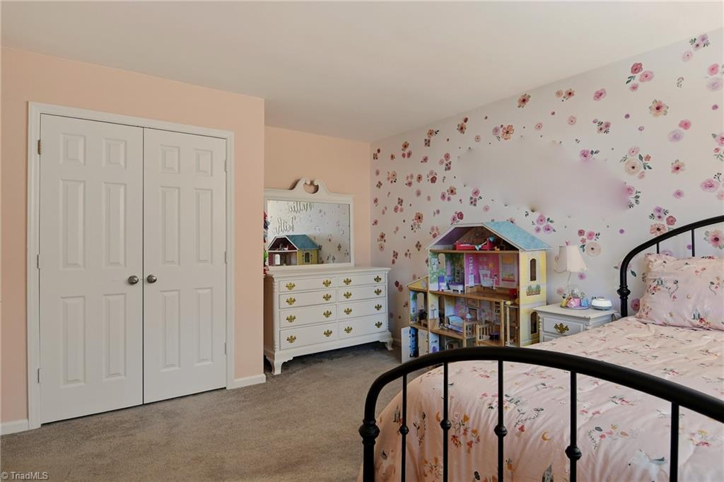 317 Canterbury Road High Point, NC 27262 - Photo 26 of 32