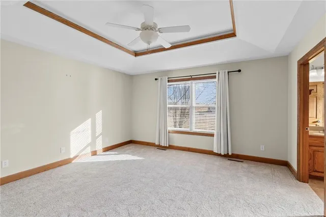 $432,900 | 305 Eagles Landing Parkway, Cameron, MO 64429