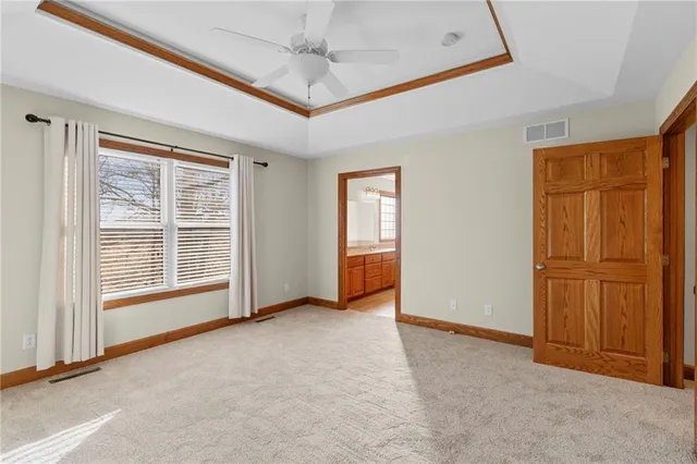 $432,900 | 305 Eagles Landing Parkway, Cameron, MO 64429