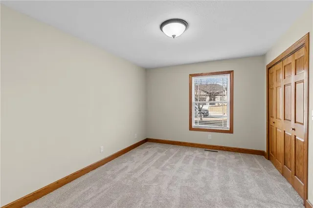 $432,900 | 305 Eagles Landing Parkway, Cameron, MO 64429