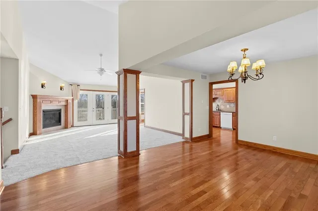 $432,900 | 305 Eagles Landing Parkway, Cameron, MO 64429