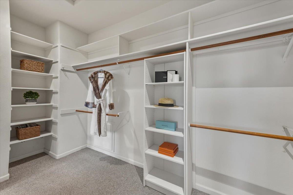 14771 Mt Olive Road Grass Valley, CA 95945 - Photo 29 of 96 Spacious Walk-in closet