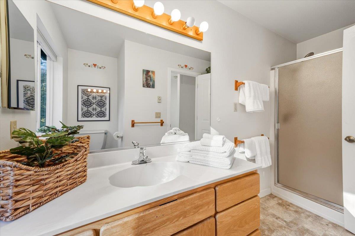 14771 Mt Olive Road Grass Valley, CA 95945 - Photo 68 of 96 Full shower bath