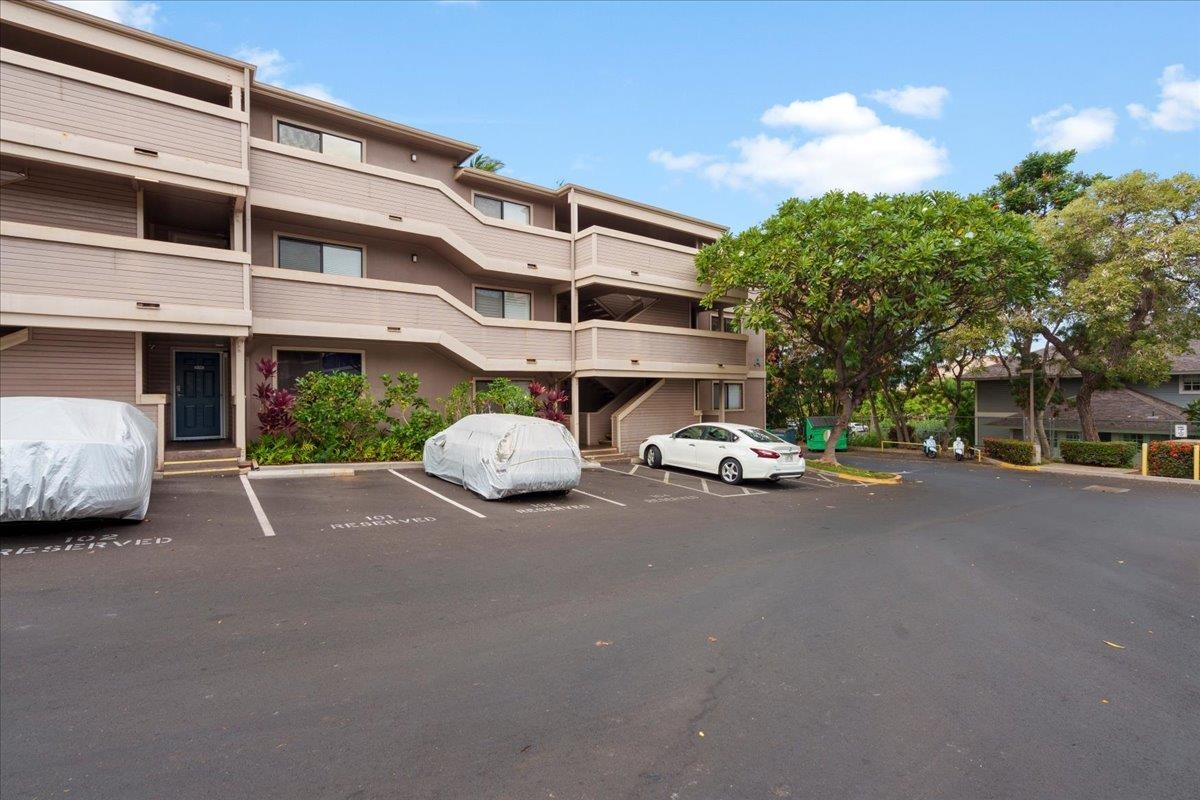 2747 South Kihei Road, Unit A107 Kihei, HI 96753 - Photo 46 of 46 a car parked in front of a building