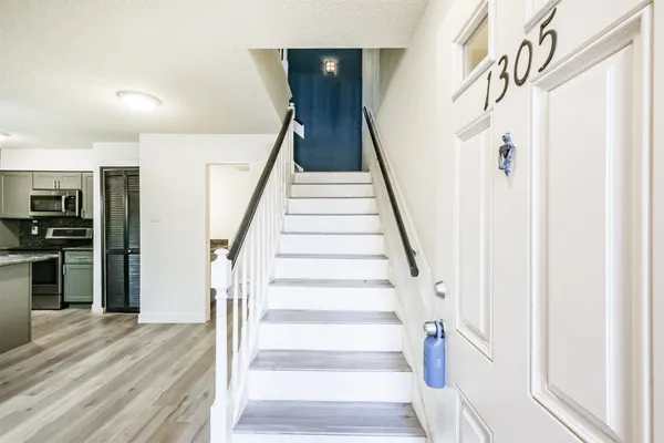 $1,299 | 3100 Jeanetta Street, Unit 1305, Houston, TX 77063