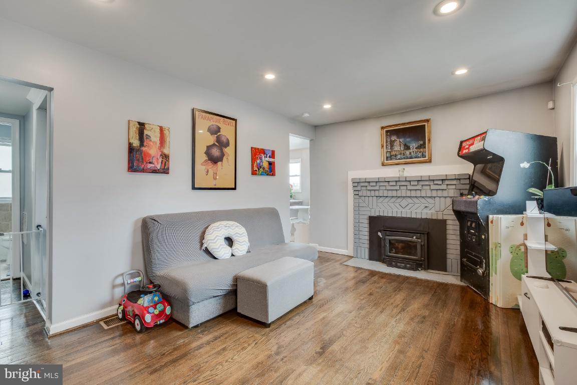 7753 Garrison Road Hyattsville, MD 20784 - Photo 4 of 34 Gallery Image 4