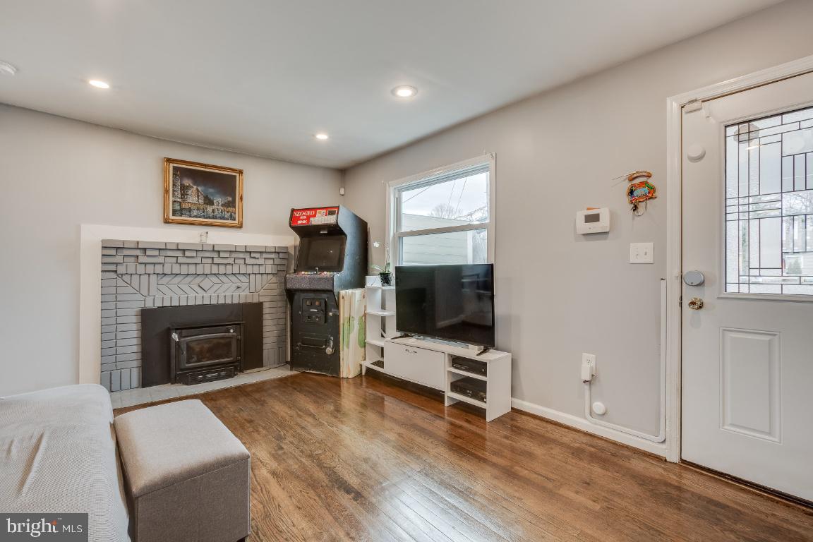 7753 Garrison Road Hyattsville, MD 20784 - Photo 5 of 34 Gallery Image 5