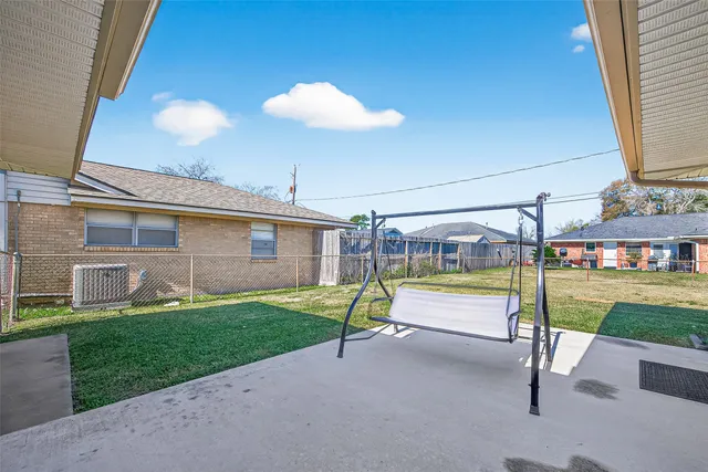 $1,725 | 2607 Penfield Drive, Pasadena, TX 77506