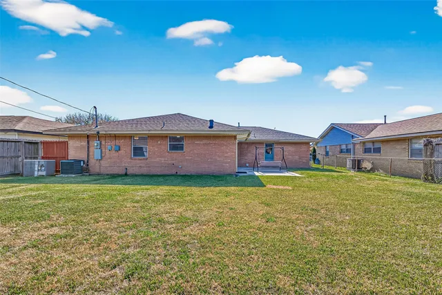 $1,725 | 2607 Penfield Drive, Pasadena, TX 77506