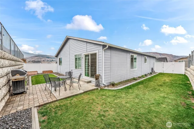 $460,000 | 2205 Southeast Marlette Road, East Wenatchee, WA 98802