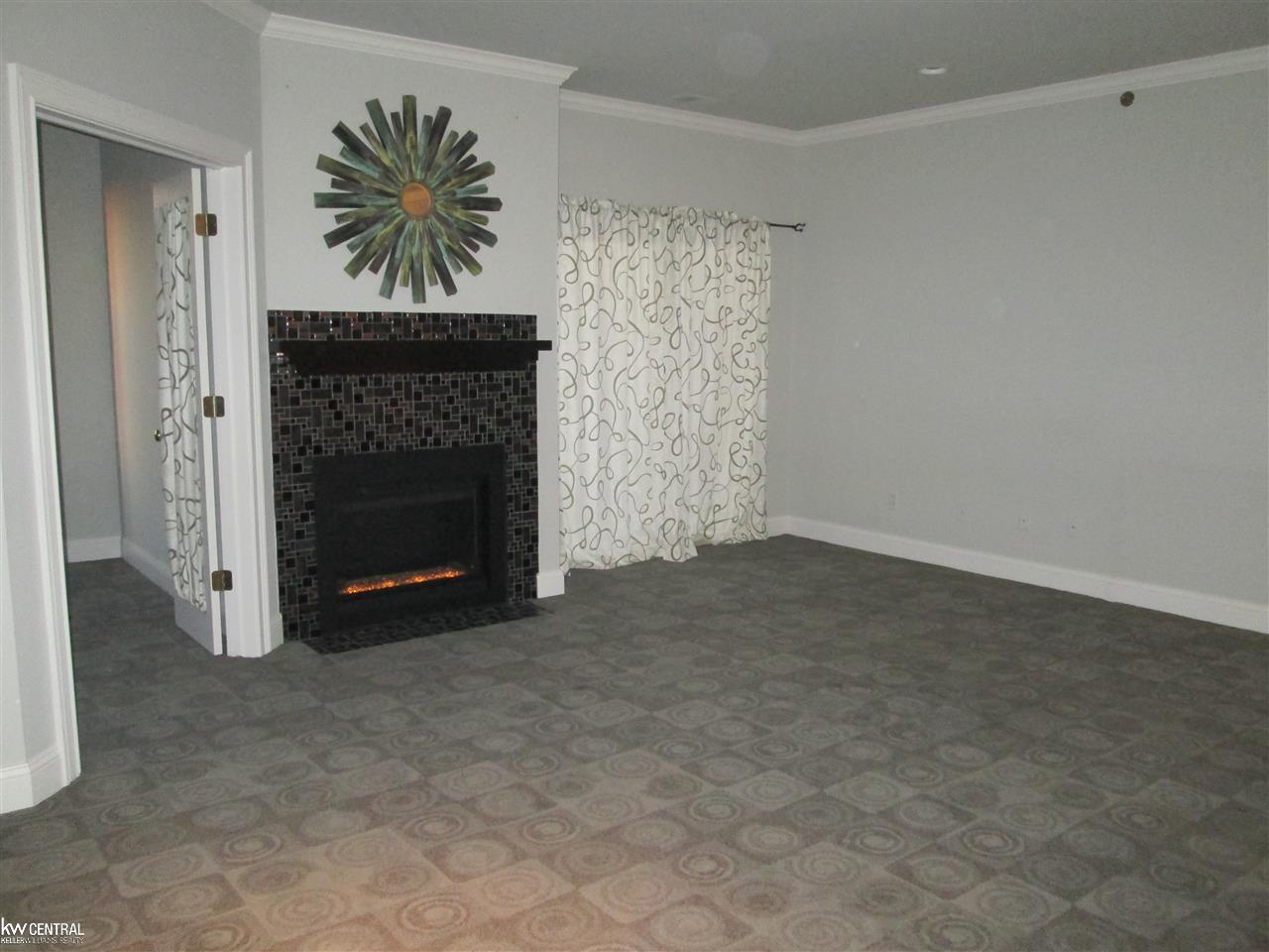 39204 Hayes Road Clinton Township, MI 48038 - Photo 9 of 43 50039091-8.JPG