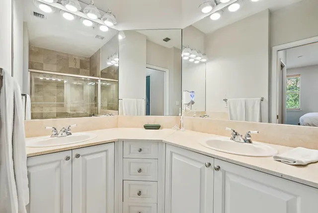 $6,200 | 696 Fern Street, West Palm Beach, FL 33401