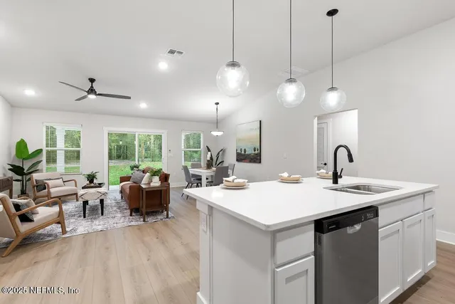 $379,900 | 2535 Sunflower Avenue, Middleburg, FL 32068