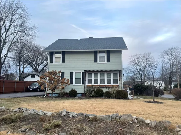 $1,900 | 2 Brook Street, Unit 2, Smithfield, RI 02917