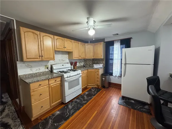 $1,900 | 2 Brook Street, Unit 2, Smithfield, RI 02917