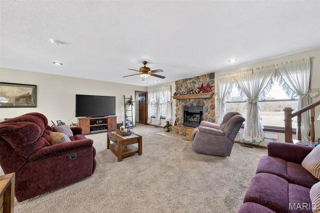 $414,999 | 27057 Pike 434, Middletown, MO 63359