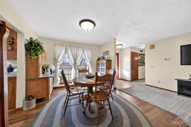 $414,999 | 27057 Pike 434, Middletown, MO 63359