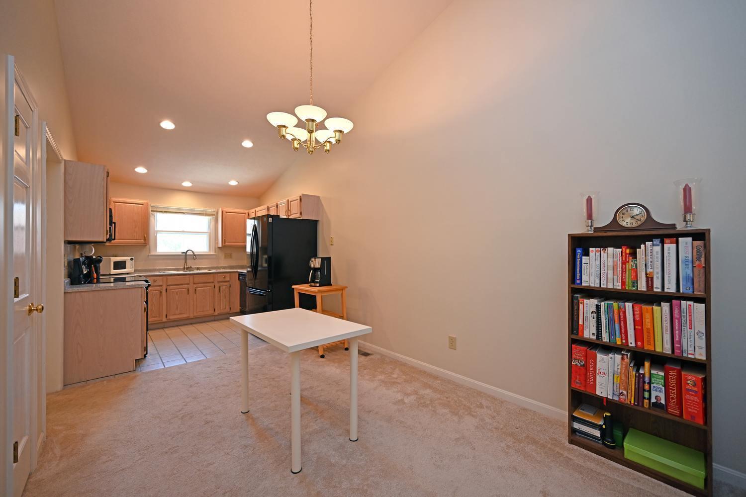 9033 Winton Road Cincinnati, OH 45231 - Photo 9 of 28