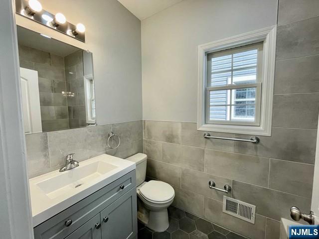 519 Cross Street, Unit 1 Harrison, NJ 07029 - Photo 13 of 30