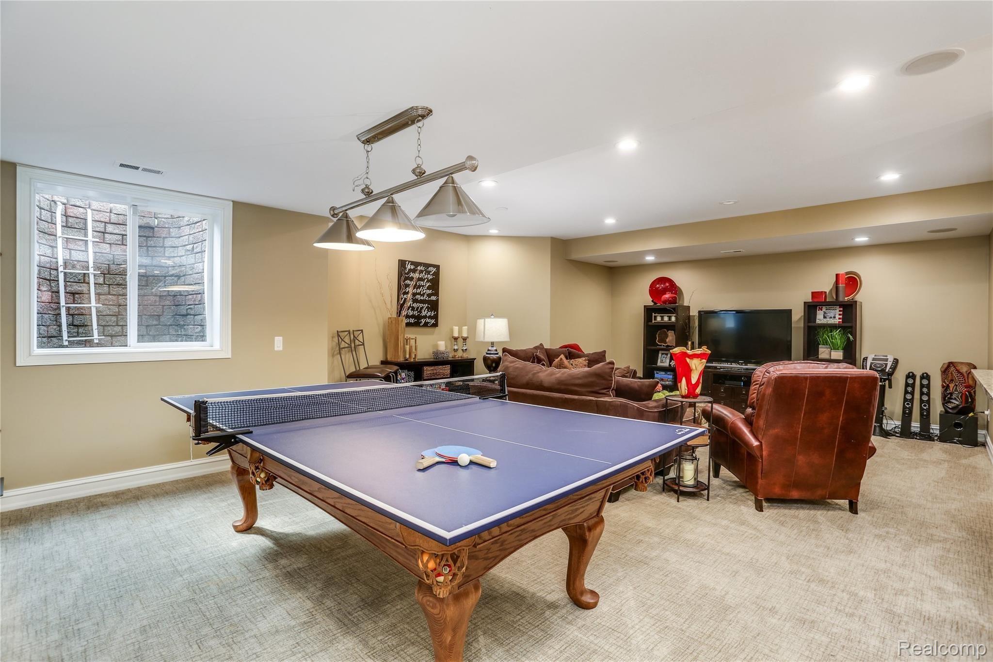 375 Glengarry Road Bloomfield Hills, MI 48301 - Photo 28 of 38 Rec room