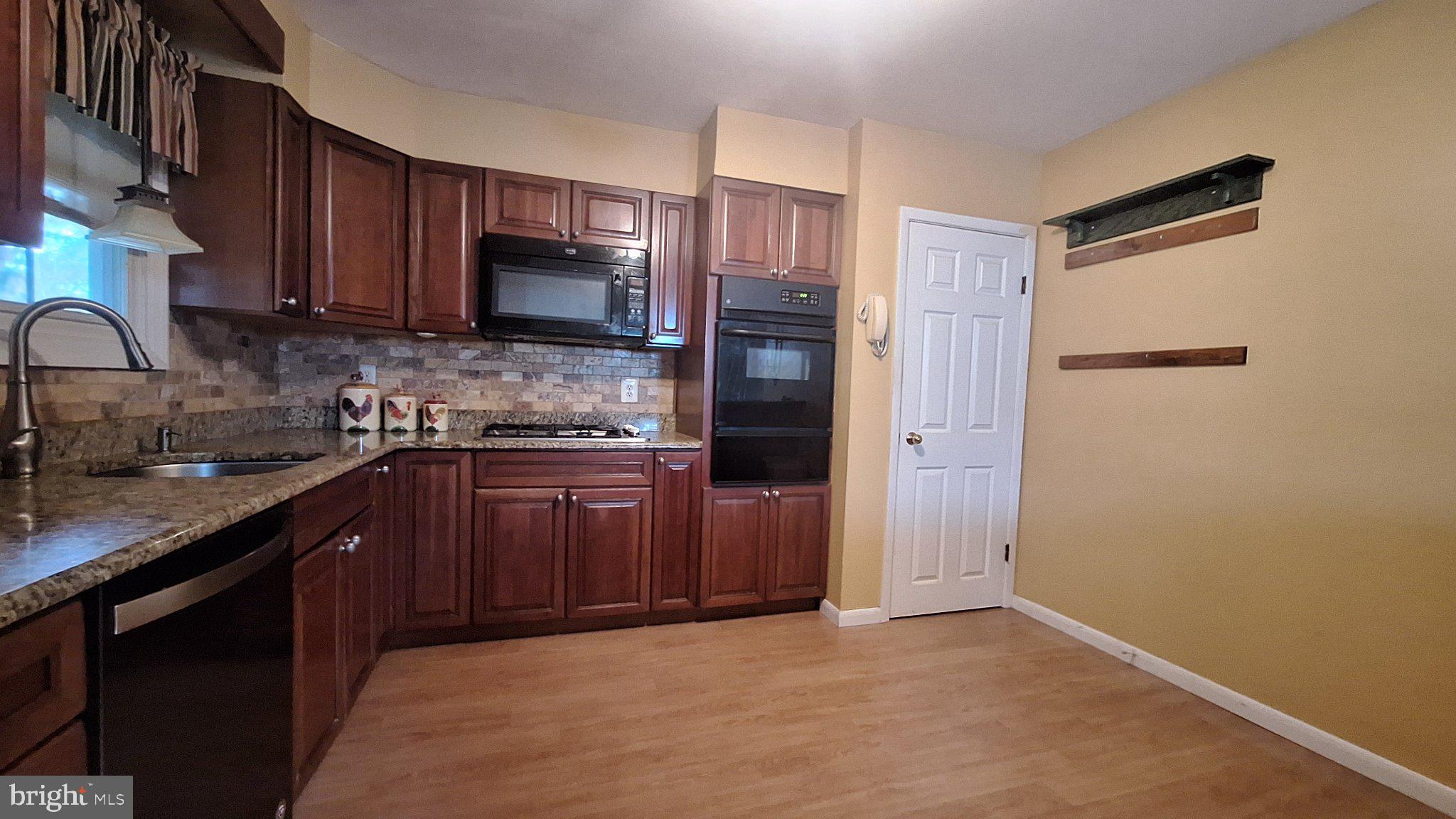 925 Roberts Road Warminster, PA 18974 - Photo 10 of 24 Gallery Image 10