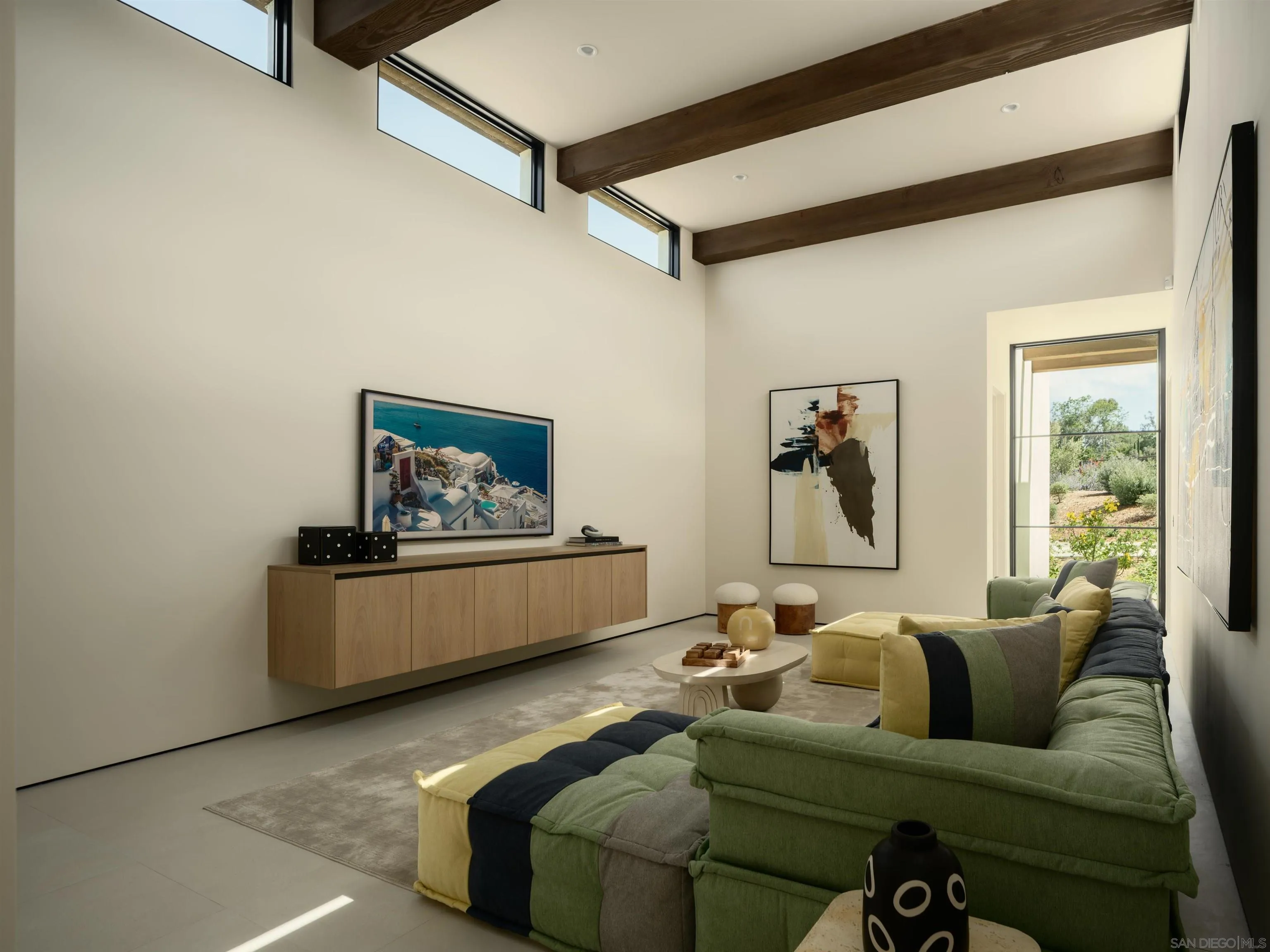 17650-52 Los Morros Rancho Santa Fe, CA 92067 - Photo 26 of 44 Living Room