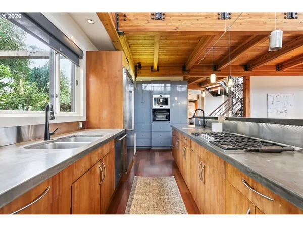 $1,695,000 | 4183 Southwest Greenleaf Drive, Portland, OR 97221