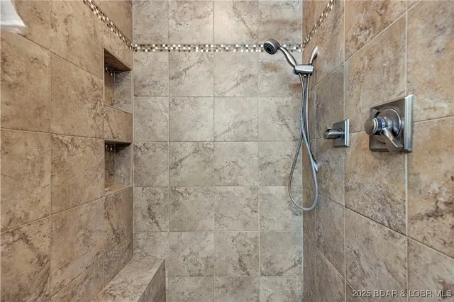 $514,500 | 49 Estates Circle, Camdenton, MO 65020