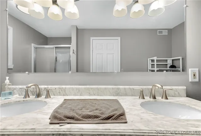 $514,500 | 49 Estates Circle, Camdenton, MO 65020