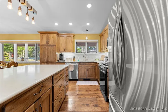 $514,500 | 49 Estates Circle, Camdenton, MO 65020