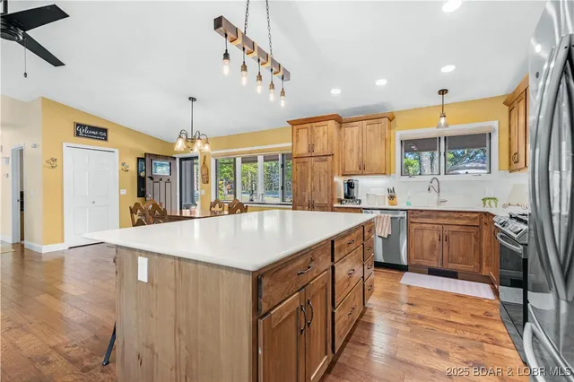 $514,500 | 49 Estates Circle, Camdenton, MO 65020