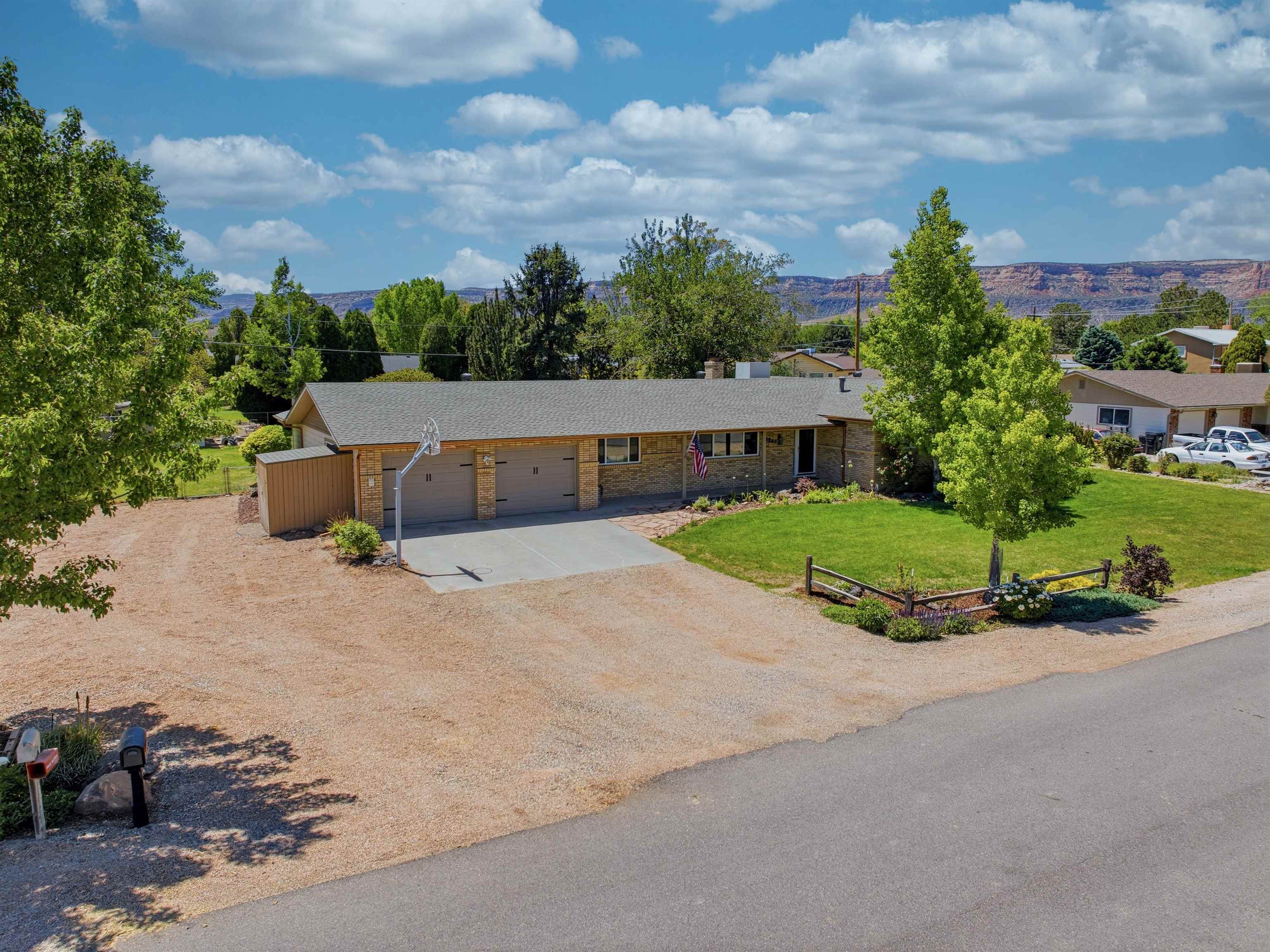 2255 Tanglewood Road Grand Junction, CO 81507 - Photo 2 of 31