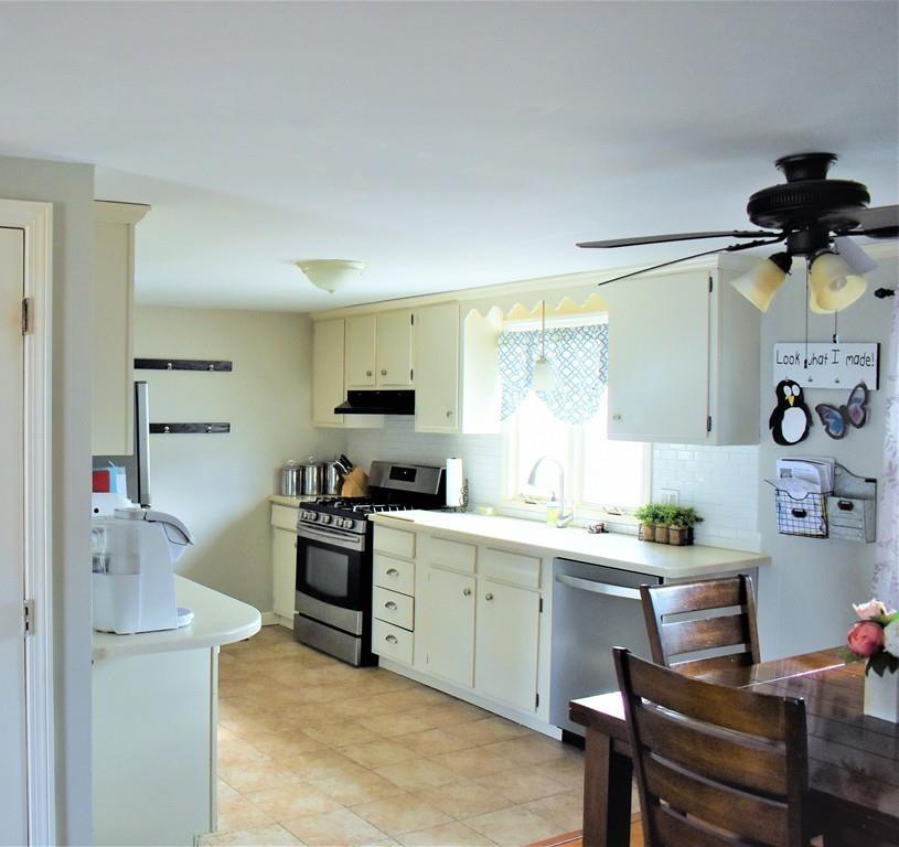 75 Riley Avenue Somerset, MA 02726 - Photo 4 of 33
