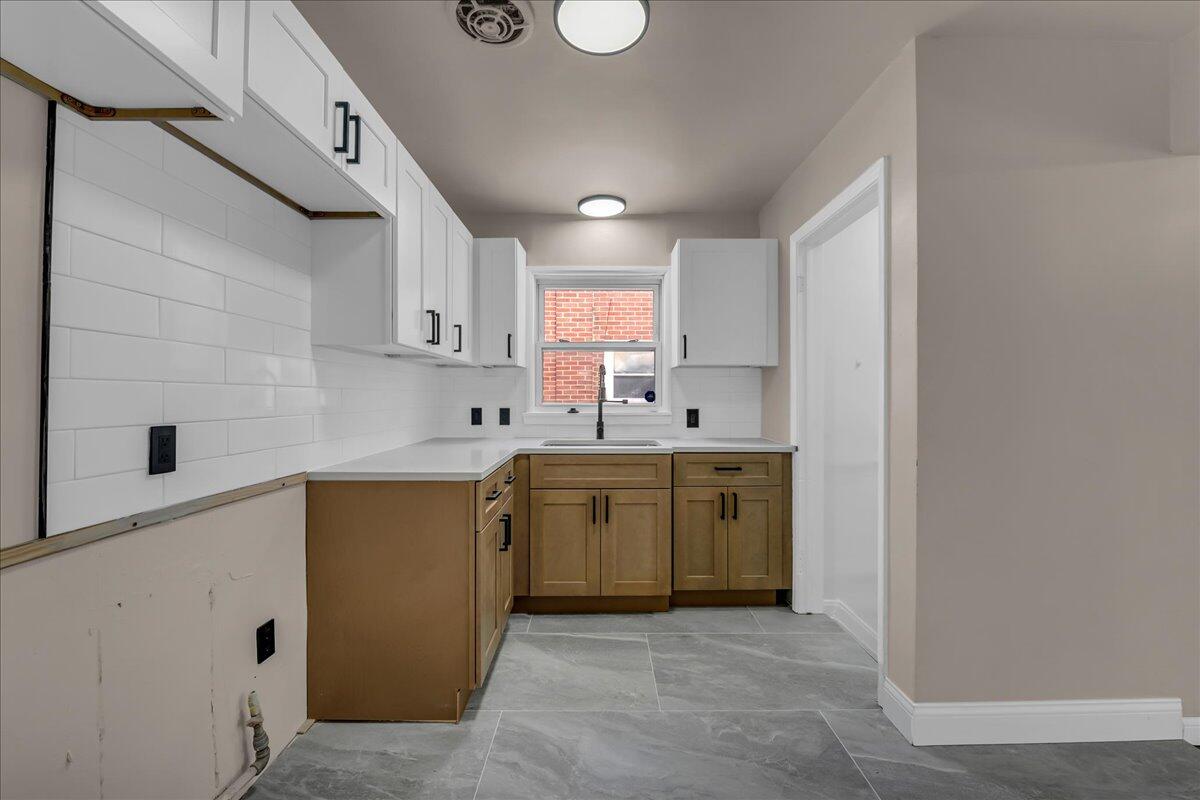 20285 Glastonbury Road Detroit, MI 48219 - Photo 8 of 26 08-20285 Glastonbury Rd-8